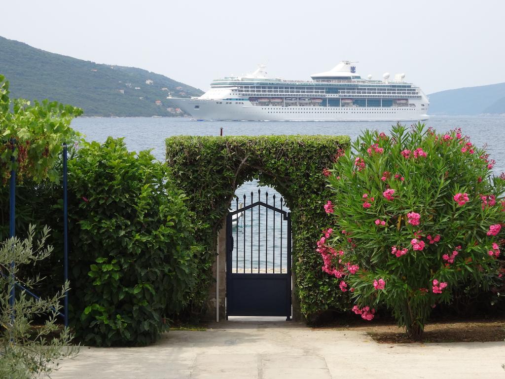 Apartments Odesa Herceg Novi Ngoại thất bức ảnh